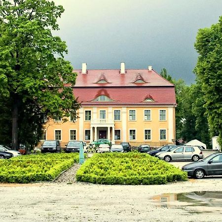 Palac Wiechlice - Hotel, Restaurant, Spa Szprotawa Ngoại thất bức ảnh
