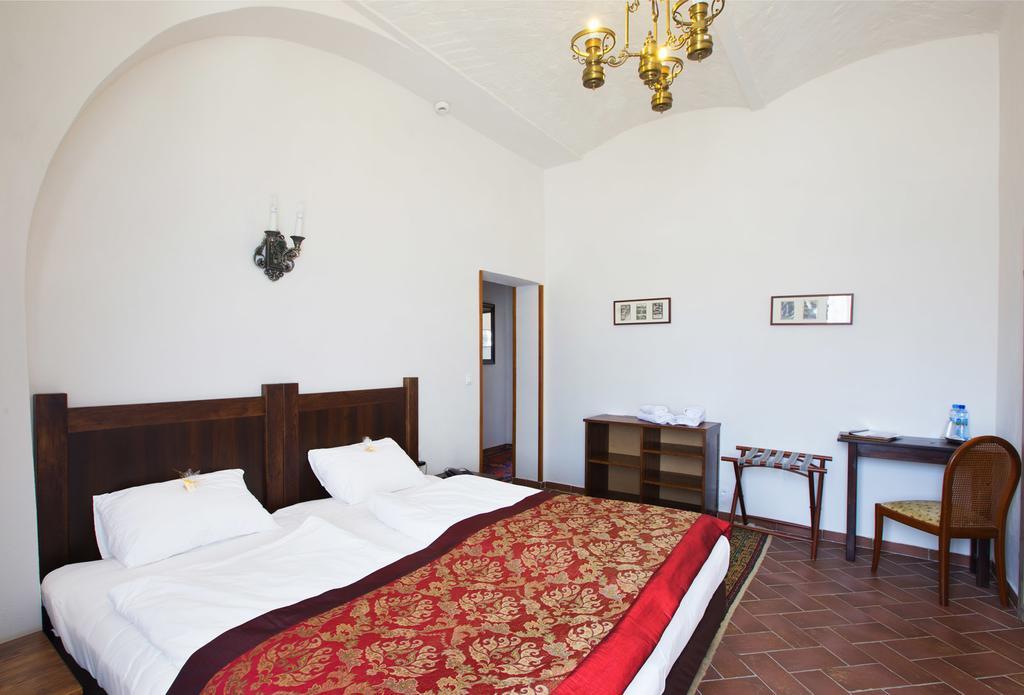 Palac Wiechlice - Hotel, Restaurant, Spa Szprotawa Ngoại thất bức ảnh