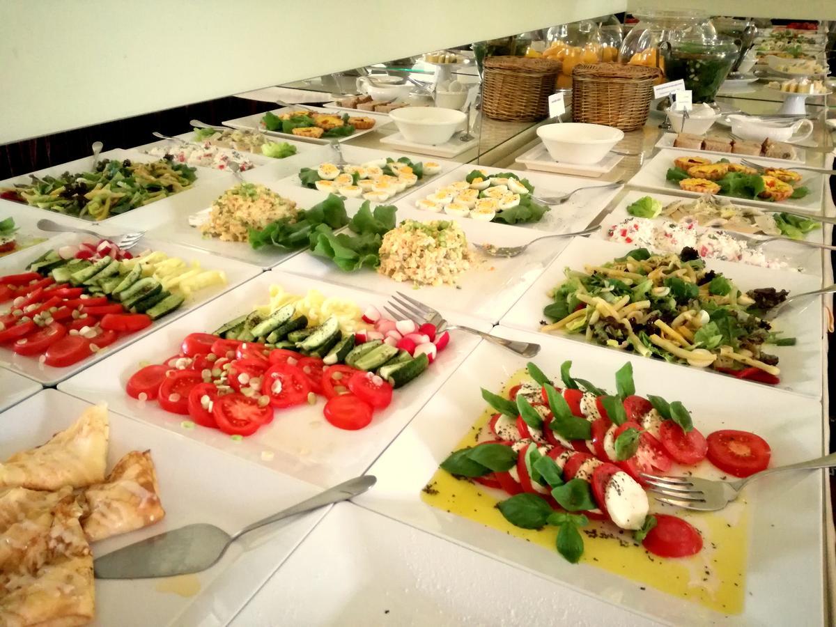 Palac Wiechlice - Hotel, Restaurant, Spa Szprotawa Ngoại thất bức ảnh